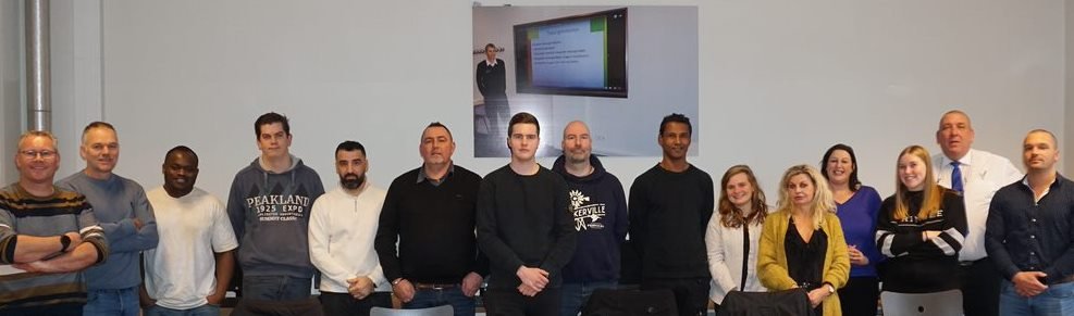 groepsfoto van deelnemers aan een met finacial engineering  bekostigd leerwerktraject in Twente