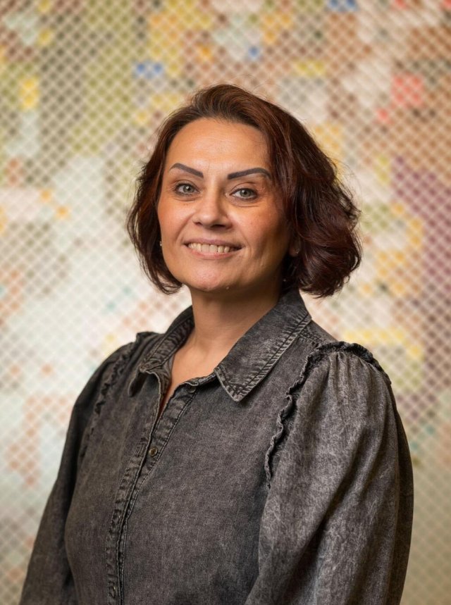 Portretfoto van Emine Turksever