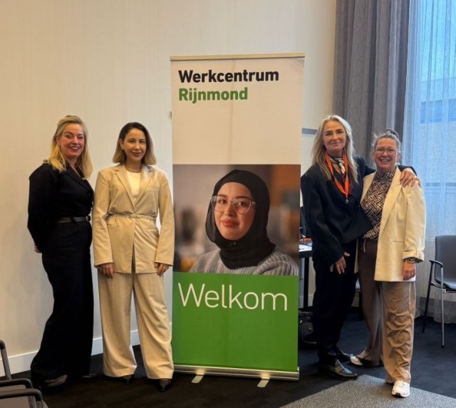 Esma Serin en haar team op de Praktijkdag van het Landelijk Ondersteuningsteam Regionale Arbeidsmarkt (13 november jl.) 